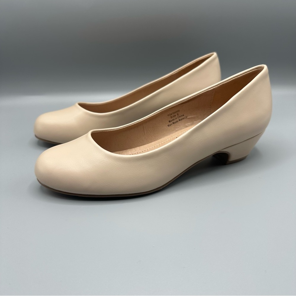 Journee Collection Round Toe Pump Women's Size 9 Nude Beige